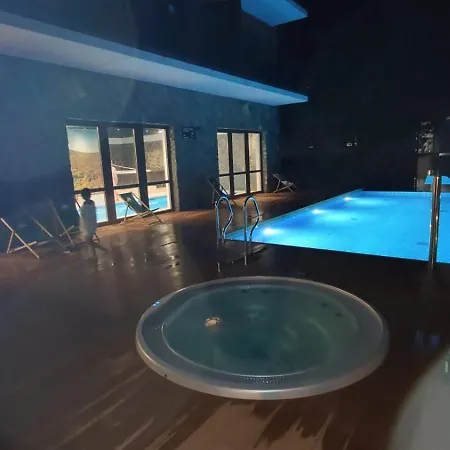 Apartment Park Resort: Panoramic Views With Pool, Sauna, And Fitness Access